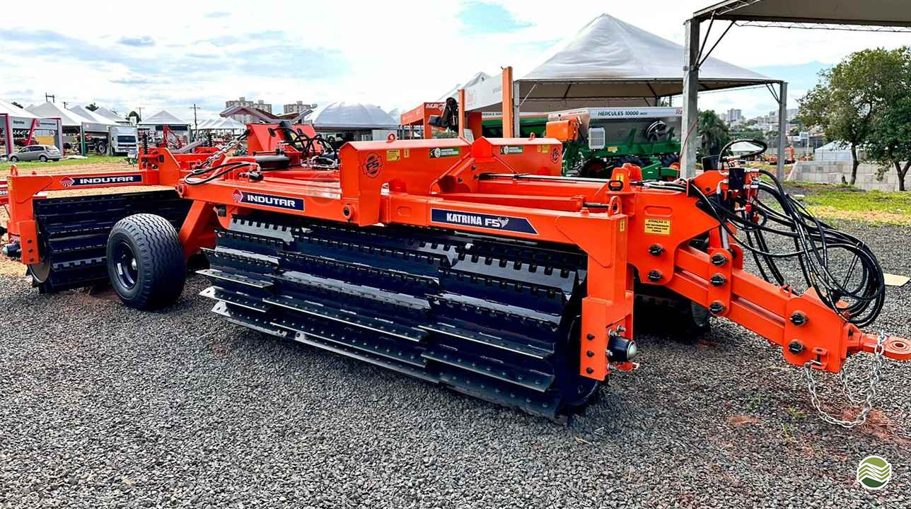 IMPLEMENTOS AGRICOLAS ROLO FACA ROLO FACA Triamaq Tratores UBERLANDIA MINAS GERAIS MG